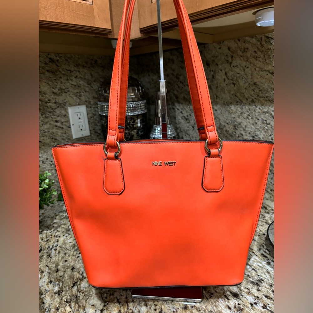 #30 Nine West Bag (orange)